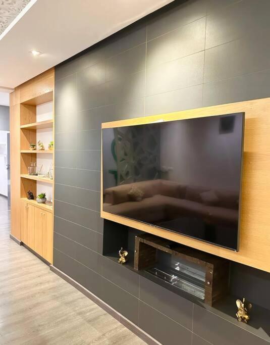 Luxurious 3 Beds Agdal Apartment Рабат Екстериор снимка